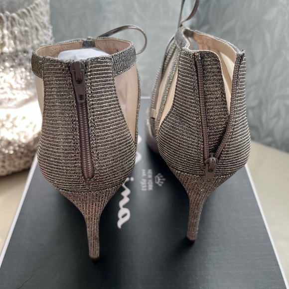 Nina Metallic “Cherie” Strappy Heels, New - Picture 4 of 7